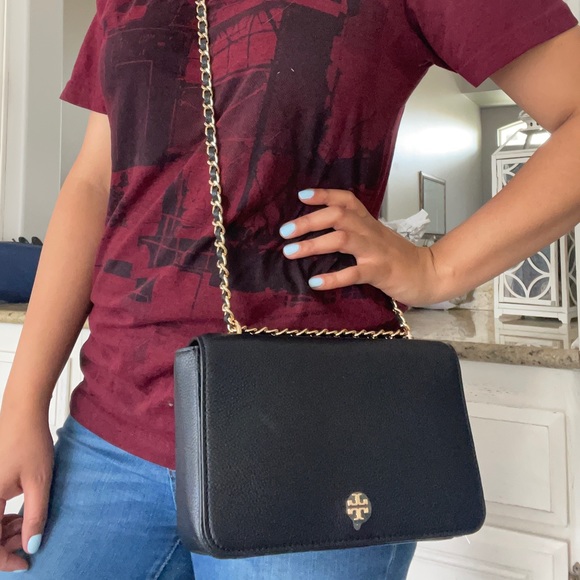 New Tory Burch Carter 🖤 shoulder bag last one - Picture 3 of 11